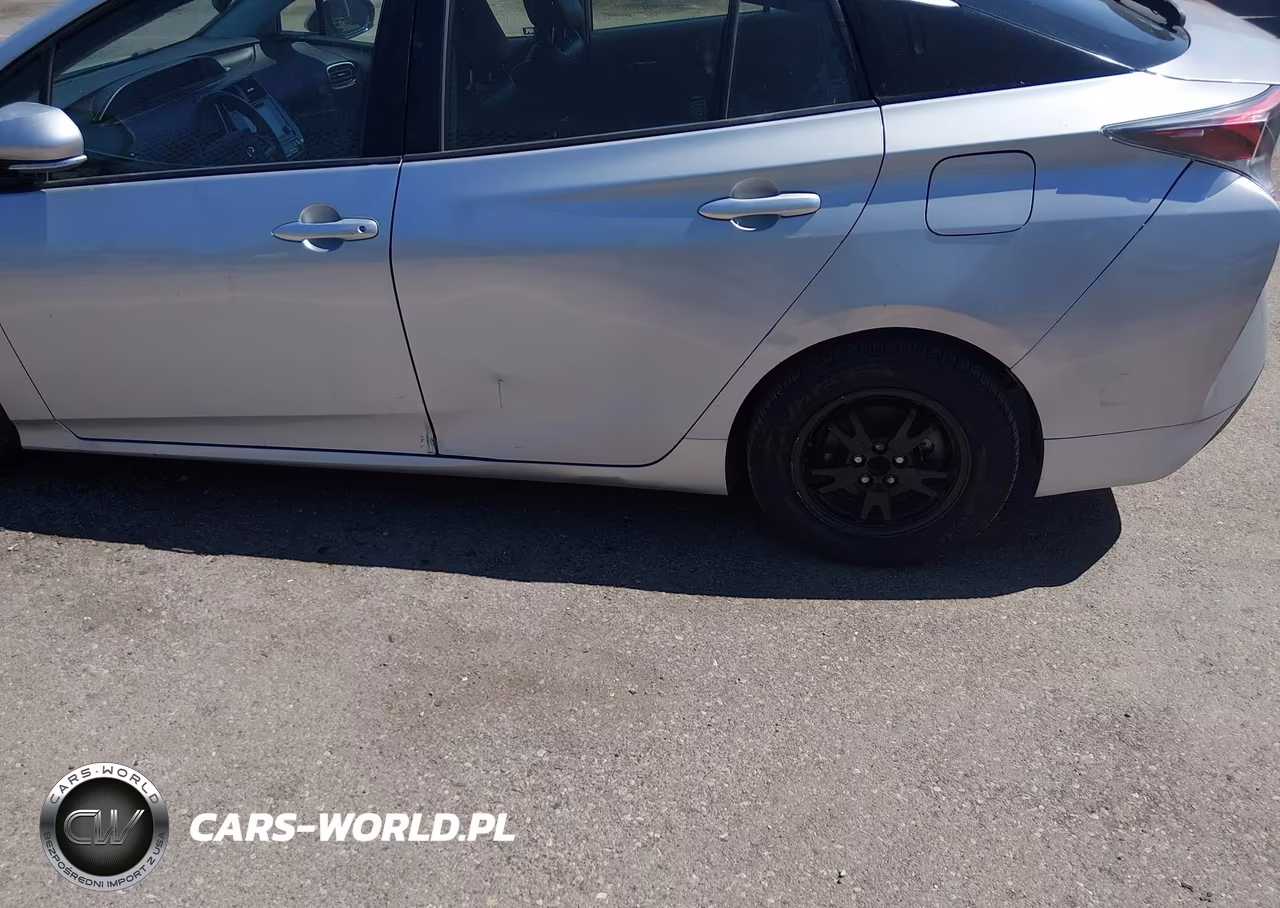 2016 Toyota Prius Four VIN:JTDKARFU7G3015611 - 6
