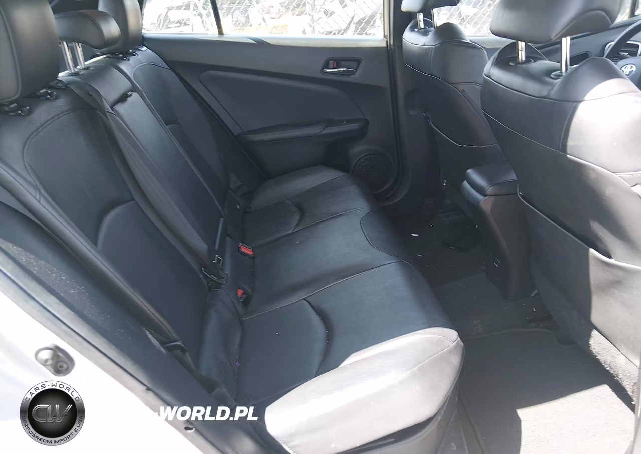 2016 Toyota Prius Four VIN:JTDKARFU7G3015611 - 8