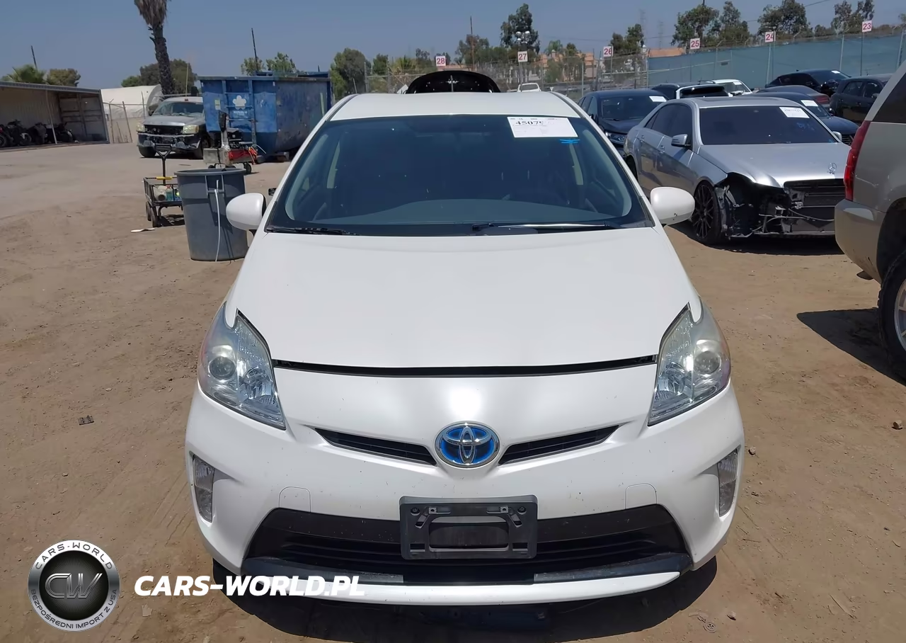 2015 Toyota Prius Two VIN:JTDKN3DU8F2003931 - 11