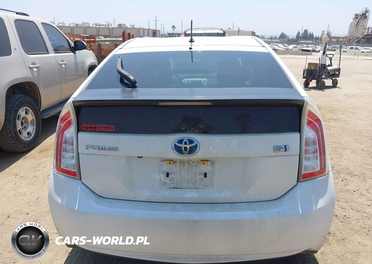 2015 Toyota Prius Two VIN:JTDKN3DU8F2003931 - 15