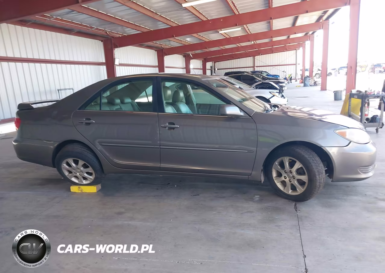 2005 Toyota Camry Xle VIN:4T1BE30K75U600653 - 13