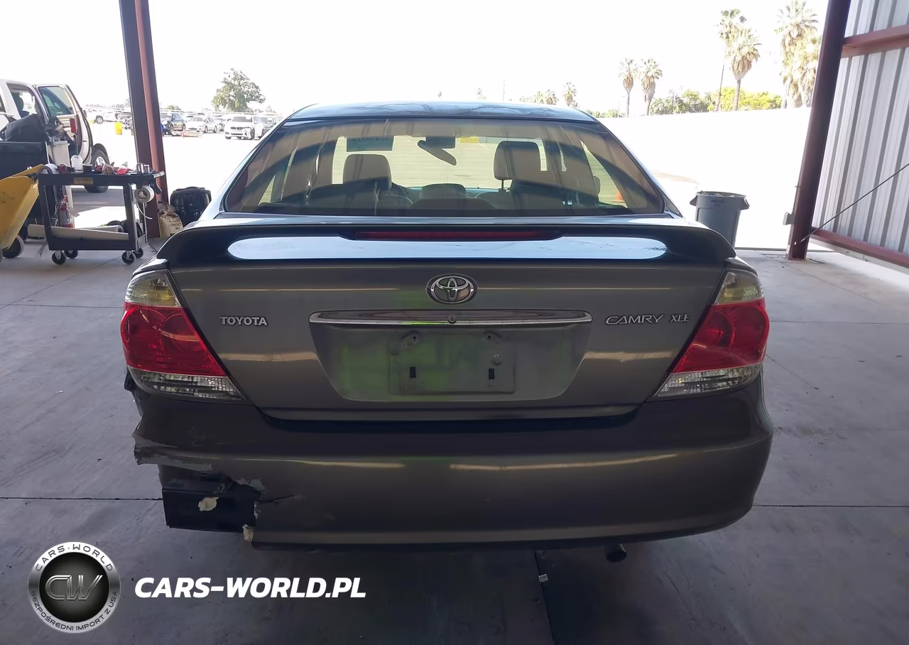 2005 Toyota Camry Xle VIN:4T1BE30K75U600653 - 16