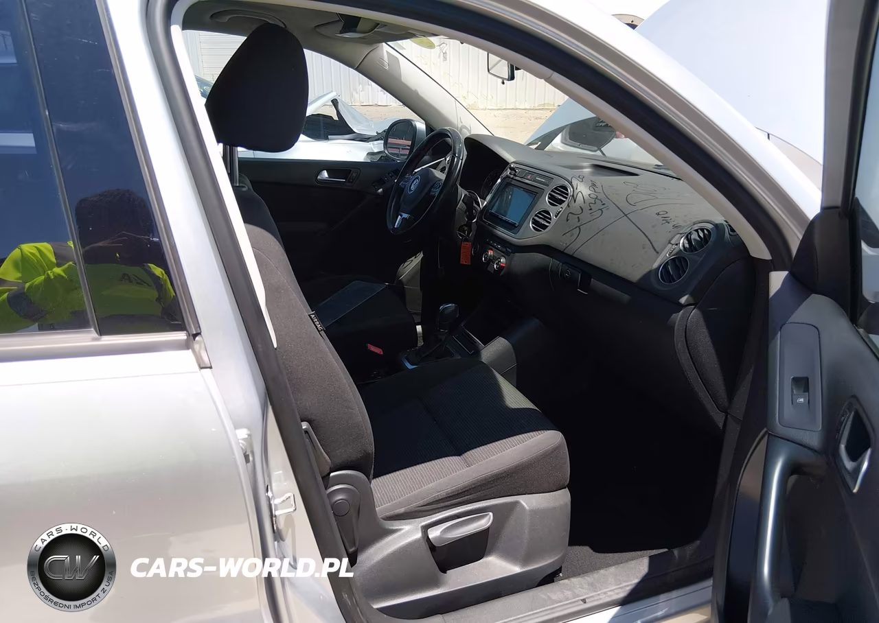 2014 Volkswagen Tiguan S VIN:WVGAV3AX6EW528905 - 5