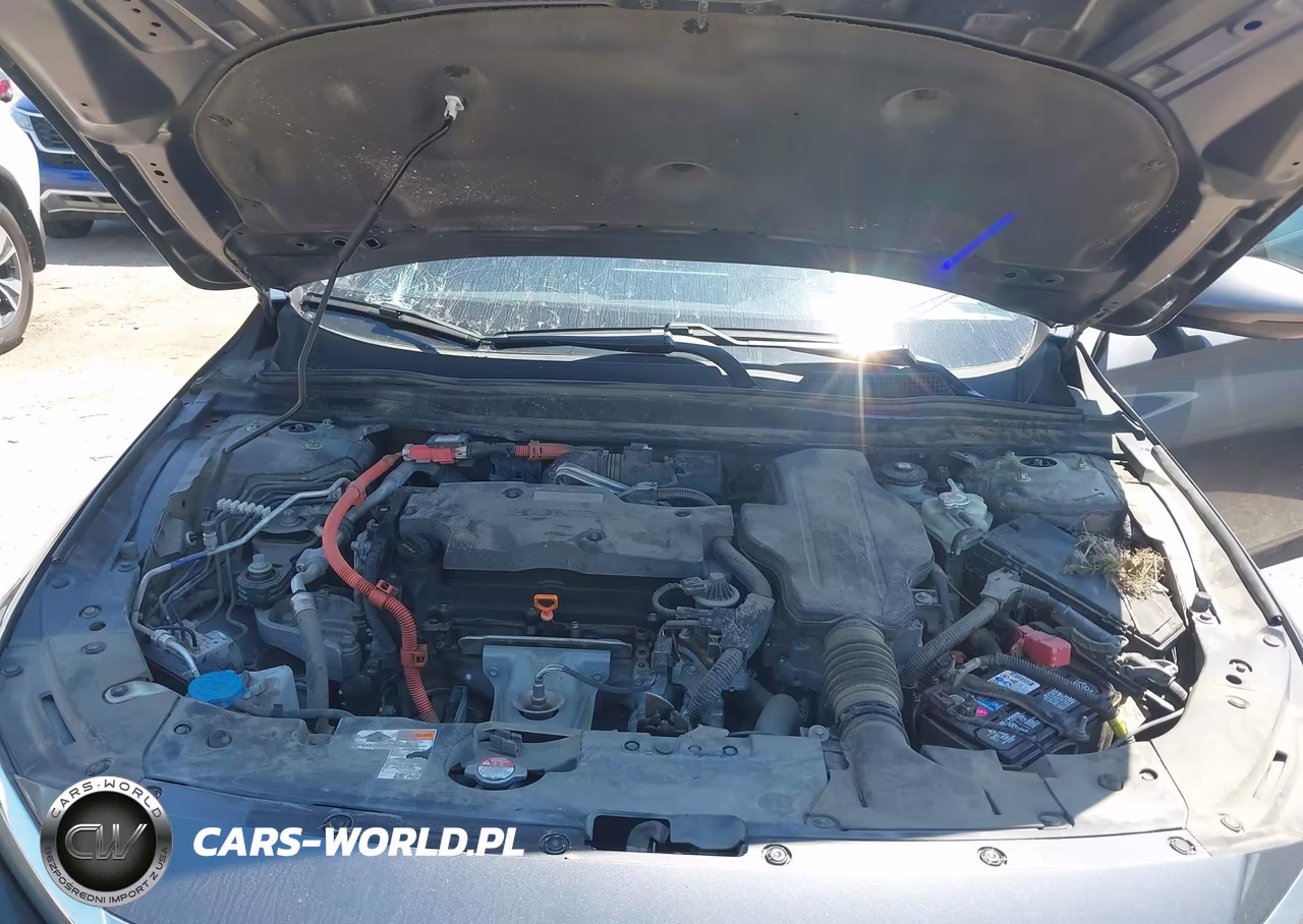 2018 Honda Accord Hybrid Touring VIN:1HGCV3F98JA011041 - 10