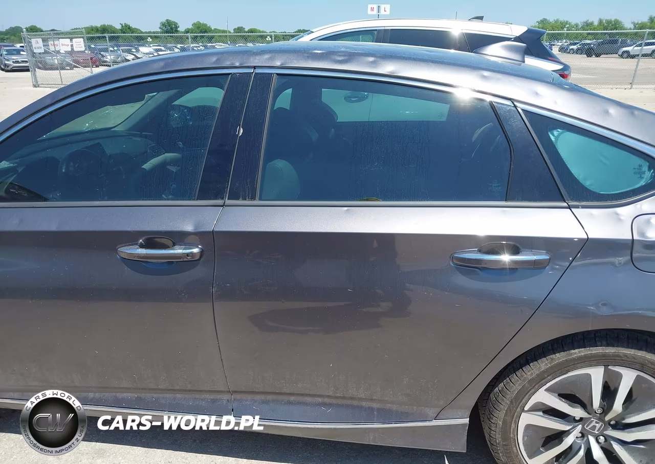 2018 Honda Accord Hybrid Touring VIN:1HGCV3F98JA011041 - 14