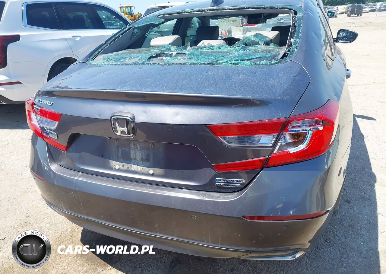 2018 Honda Accord Hybrid Touring VIN:1HGCV3F98JA011041 - 16