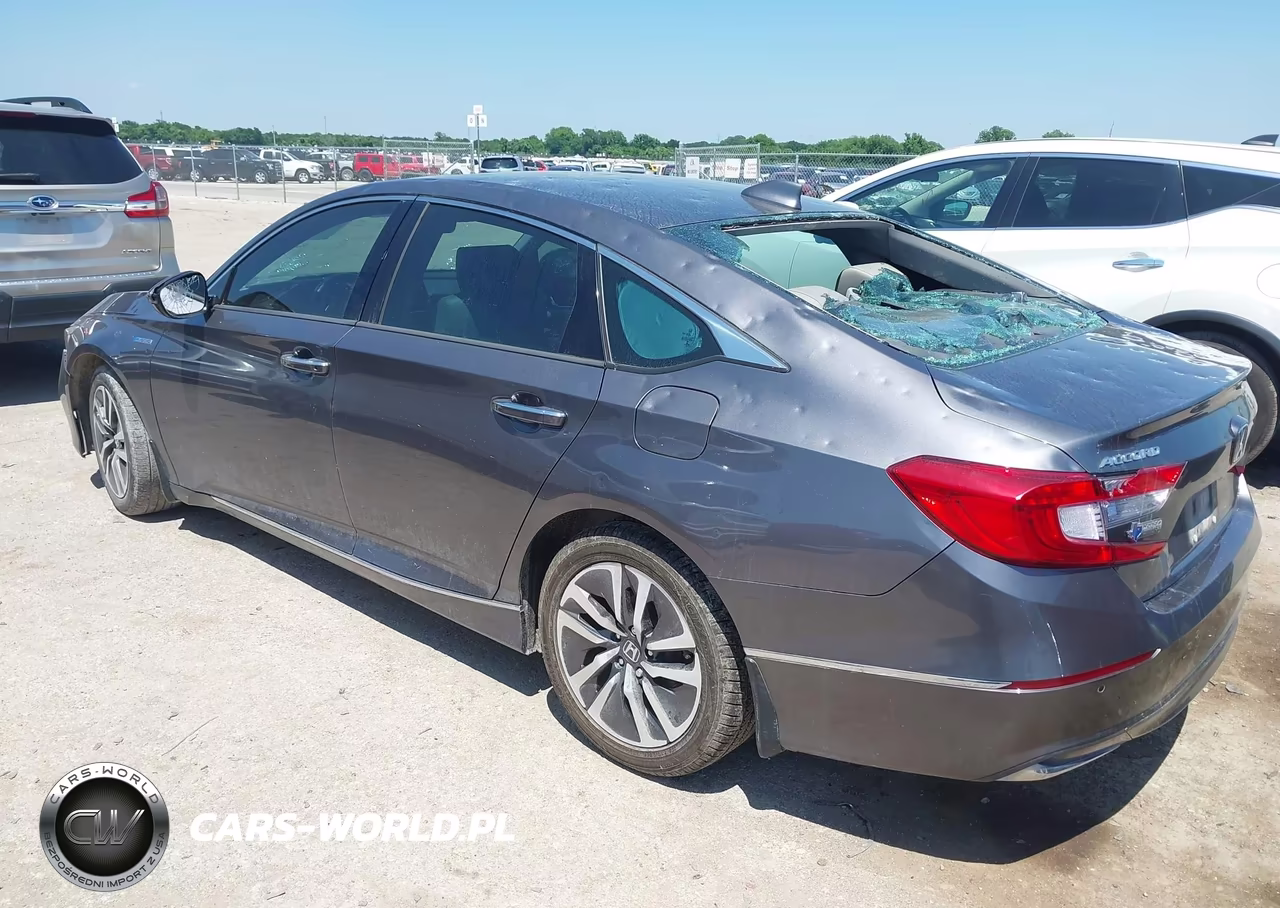 2018 Honda Accord Hybrid Touring VIN:1HGCV3F98JA011041 - 3
