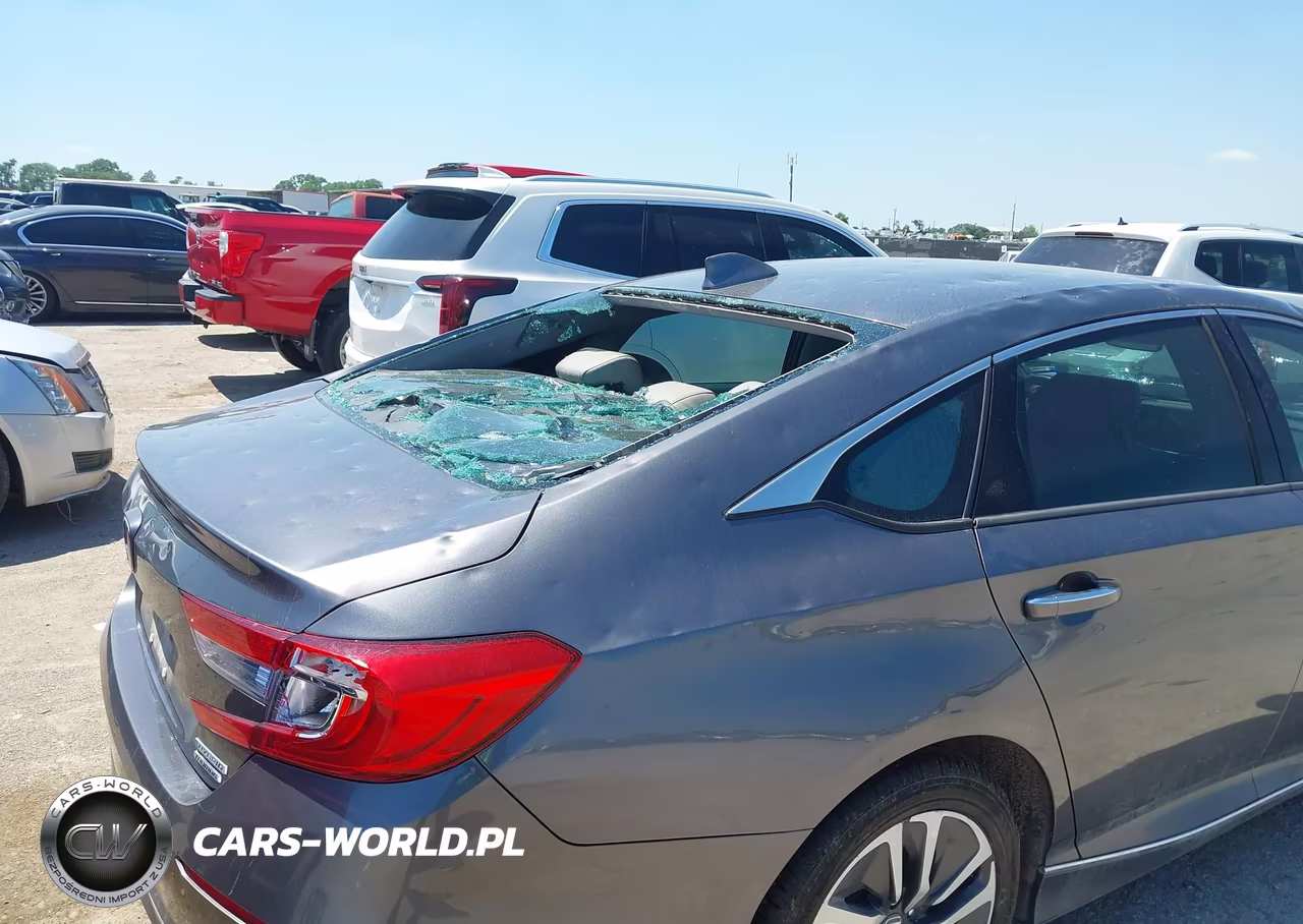 2018 Honda Accord Hybrid Touring VIN:1HGCV3F98JA011041 - 6