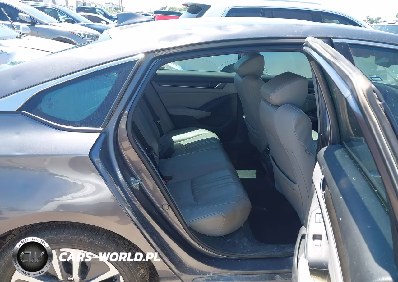 2018 Honda Accord Hybrid Touring VIN:1HGCV3F98JA011041 - 8