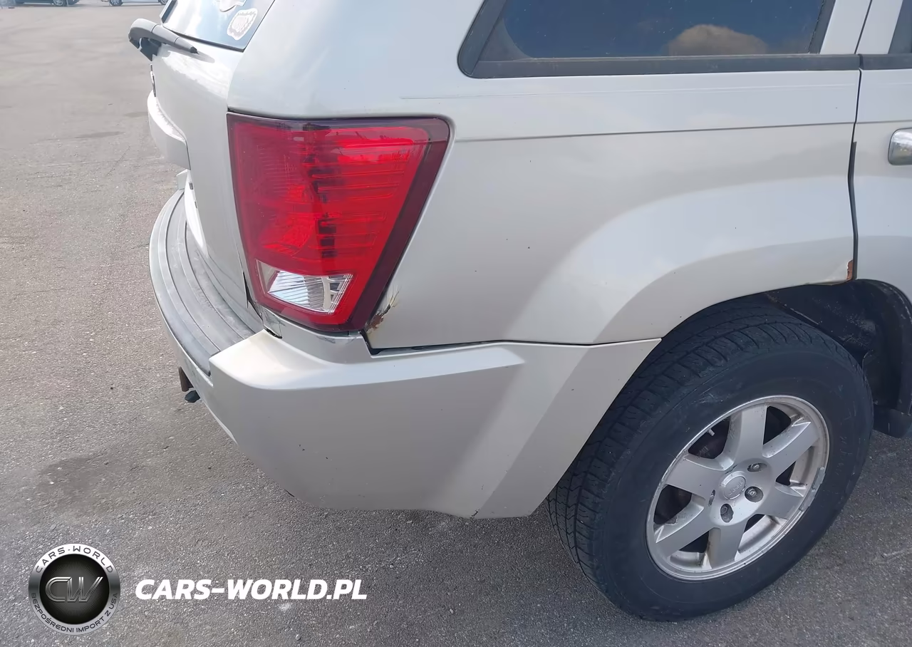 2010 Jeep Grand Cherokee Laredo VIN:1J4PR4GKXAC110227 - 15