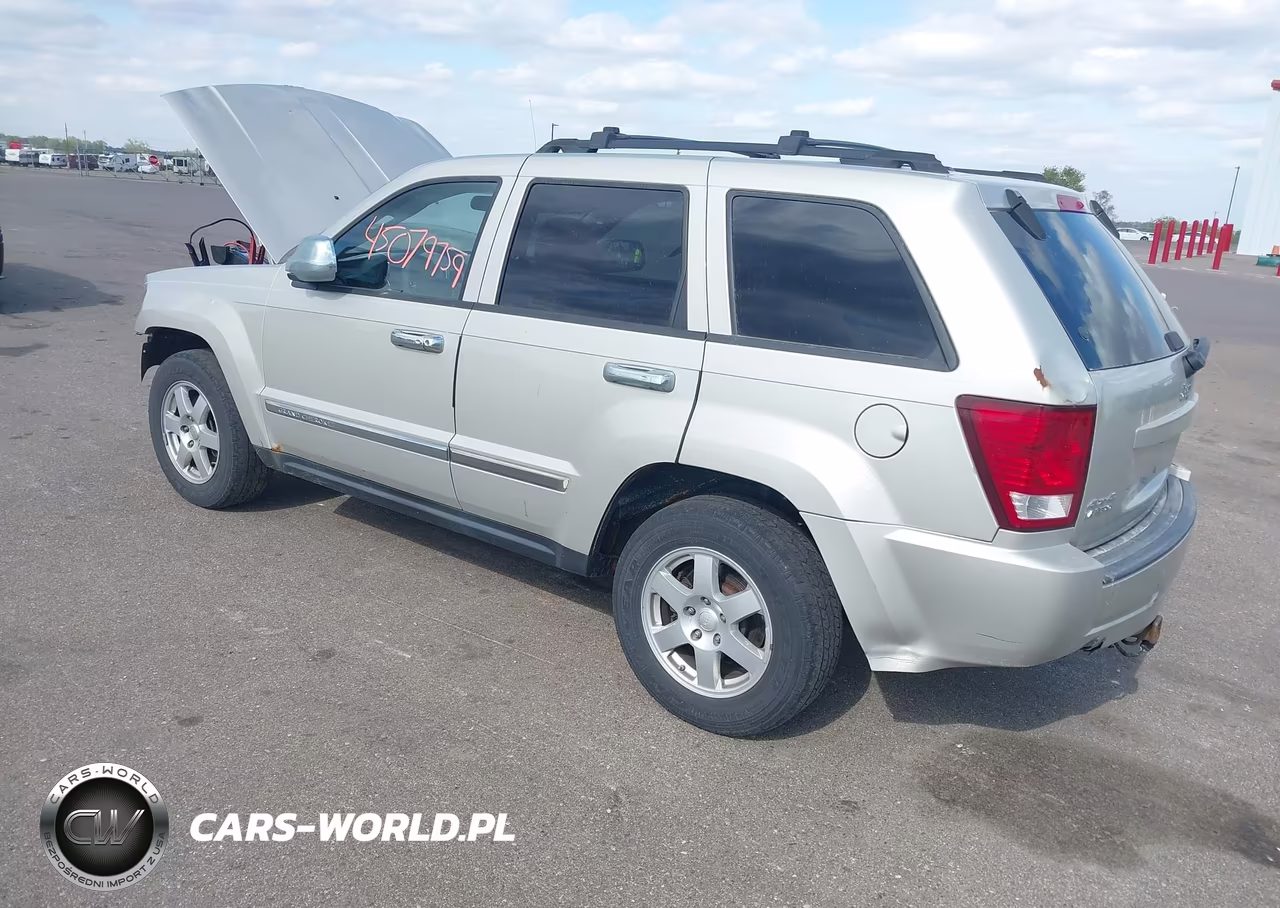 2010 Jeep Grand Cherokee Laredo VIN:1J4PR4GKXAC110227 - 3