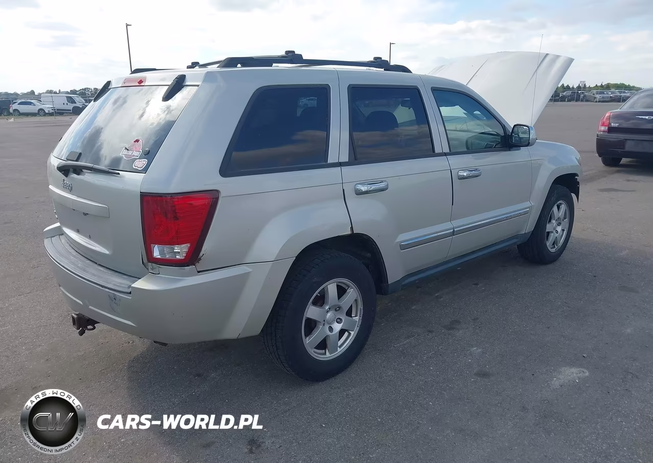 2010 Jeep Grand Cherokee Laredo VIN:1J4PR4GKXAC110227 - 4