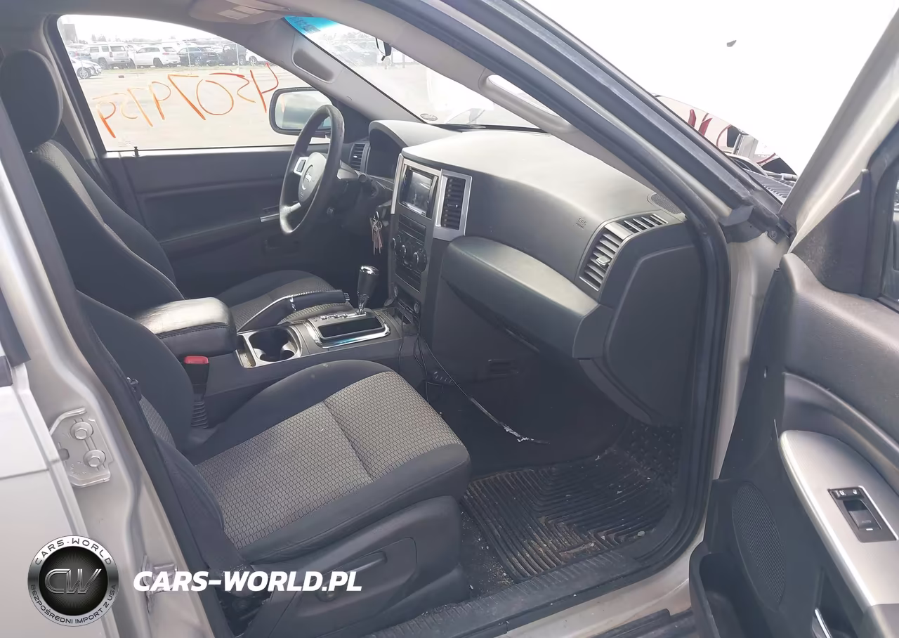 2010 Jeep Grand Cherokee Laredo VIN:1J4PR4GKXAC110227 - 5