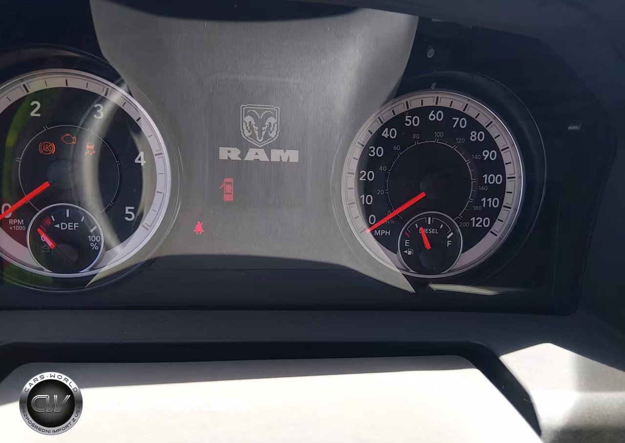 2018 Ram 1500 Tradesman 4X4 8' Box VIN:3C6JR7DM3JG318179 - 7