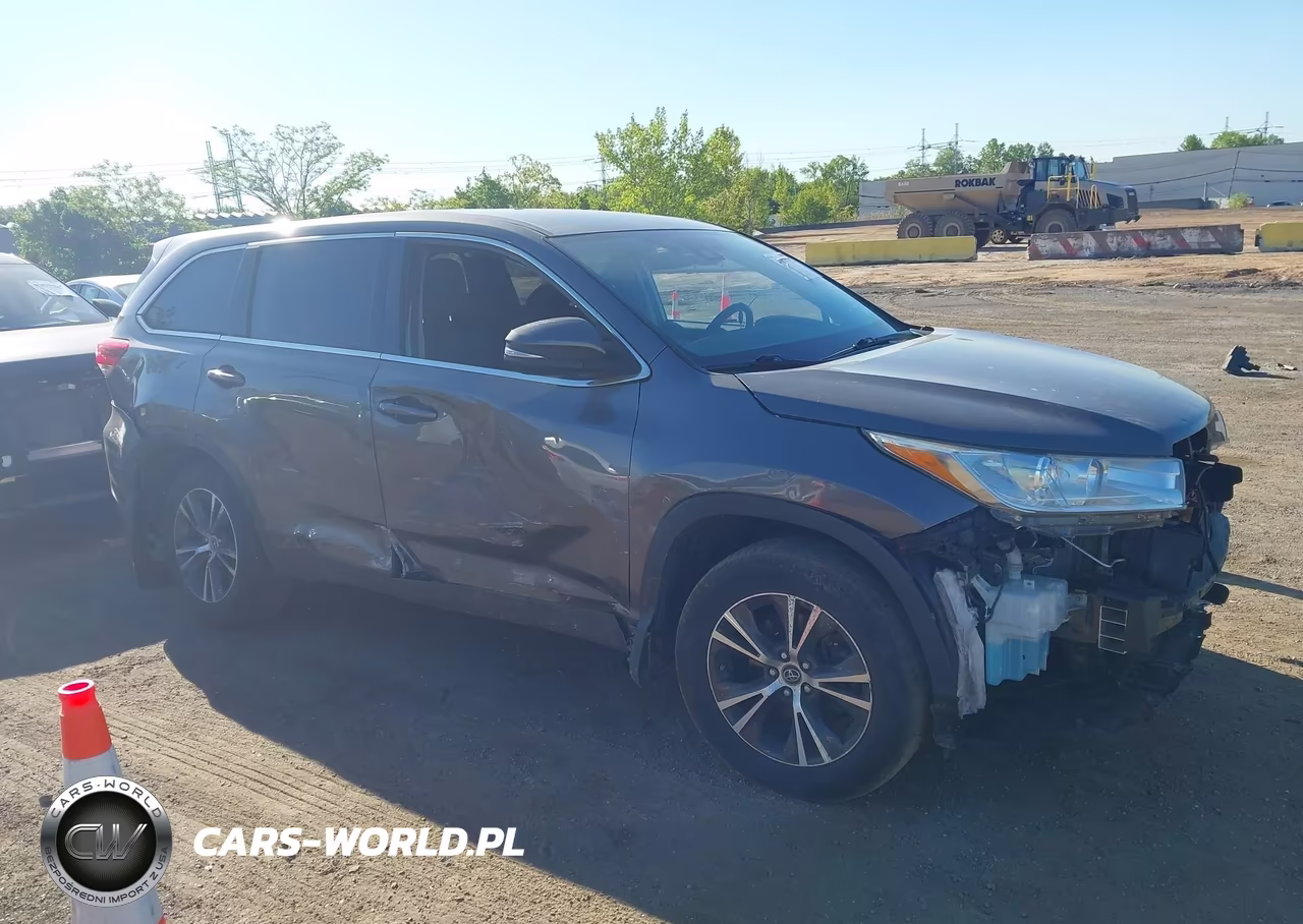 2019 Toyota Highlander Le VIN:5TDBZRFH7KS723134 - 13