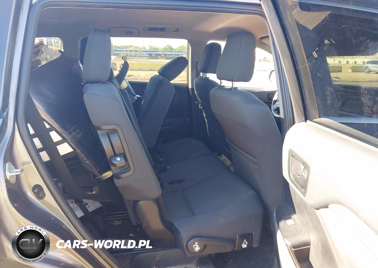 2019 Toyota Highlander Le VIN:5TDBZRFH7KS723134 - 8