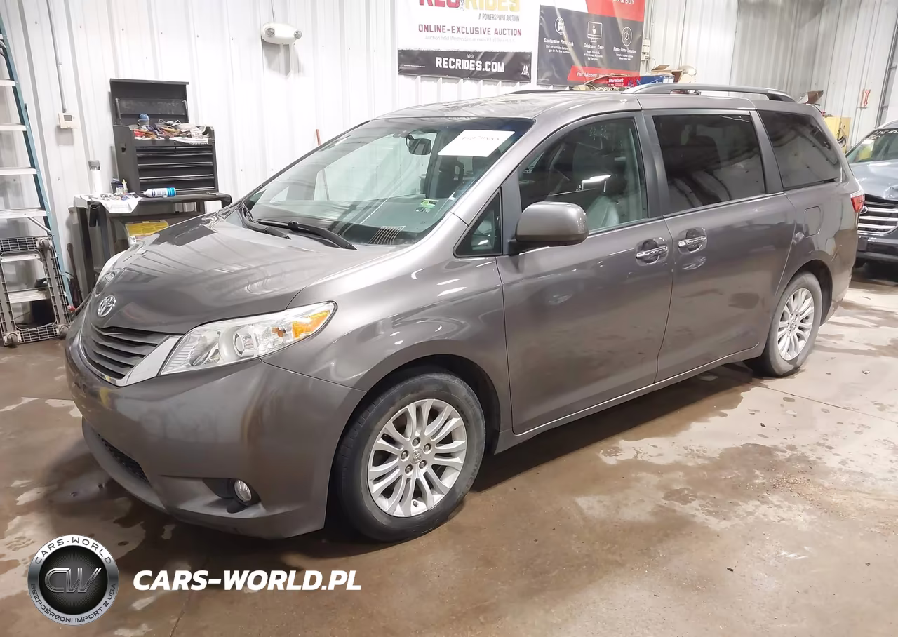 2015 Toyota Sienna Xle 8 Passenger VIN:5TDYK3DC7FS648329 - 2