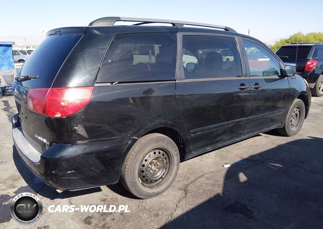 2010 Toyota Sienna Le VIN:5TDKK4CC5AS317108 - 4