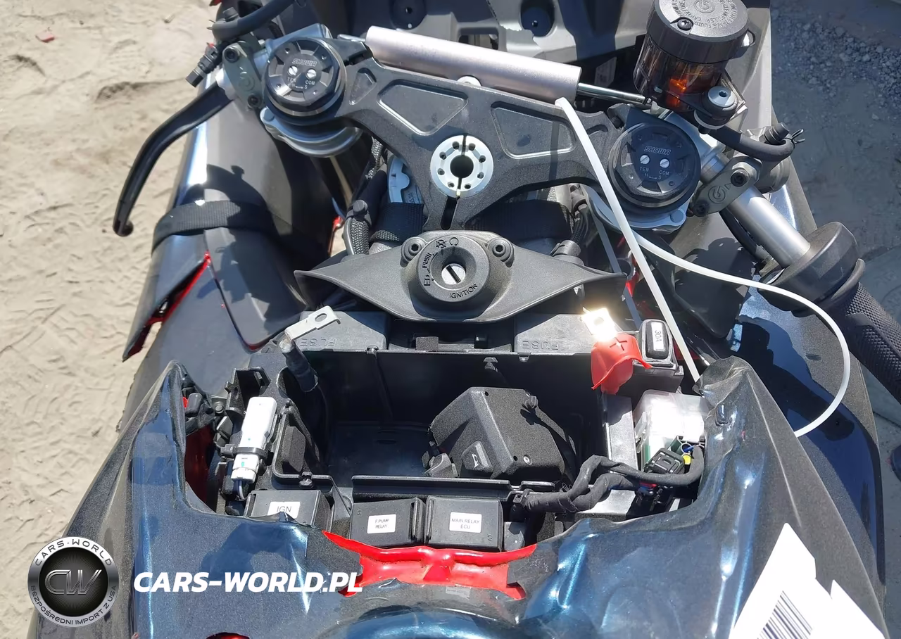 2025 Ducati Panigale V4-V4S VIN:ZDMDAG6W9SB002179 - 7