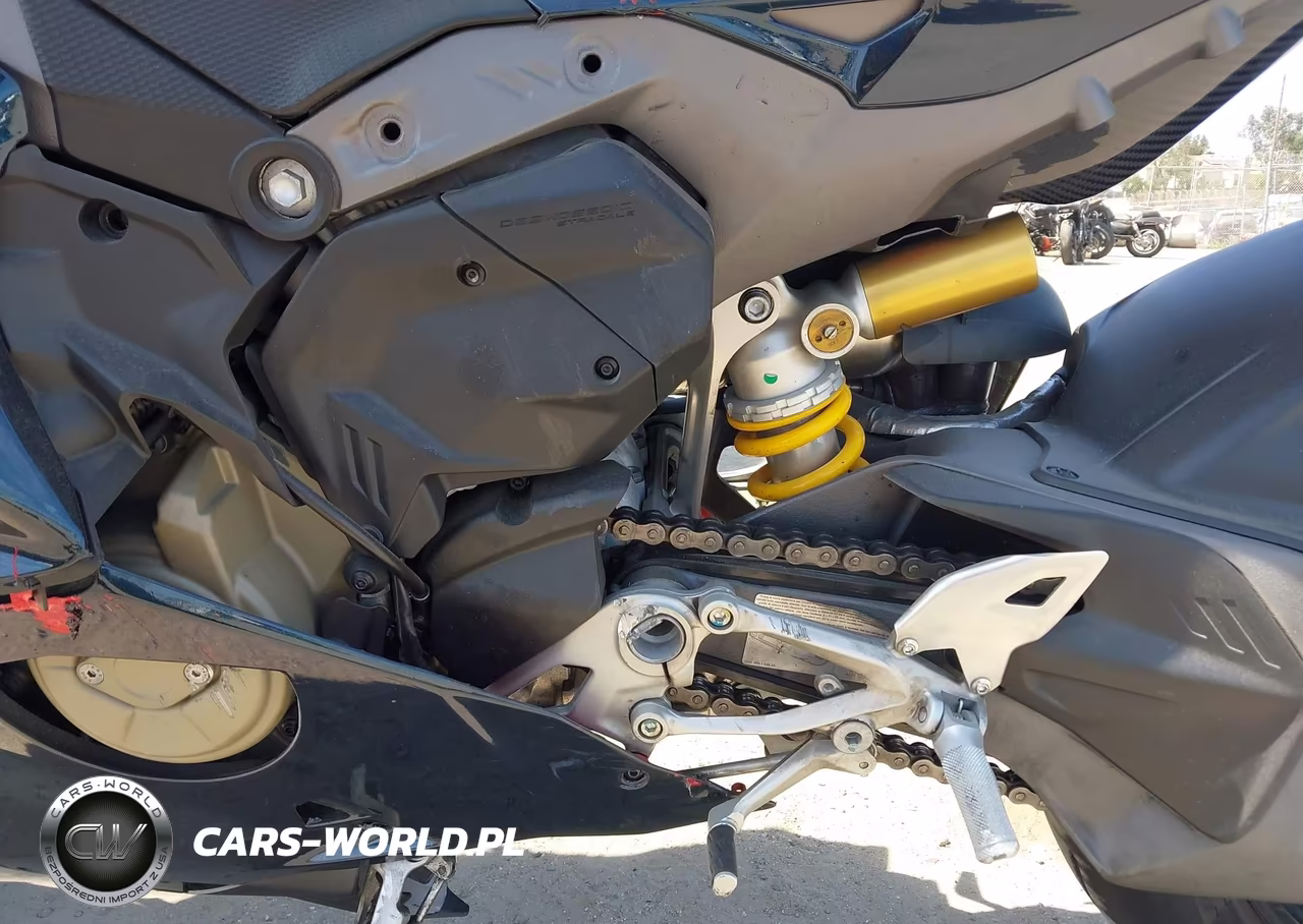 2025 Ducati Panigale V4-V4S VIN:ZDMDAG6W9SB002179 - 9