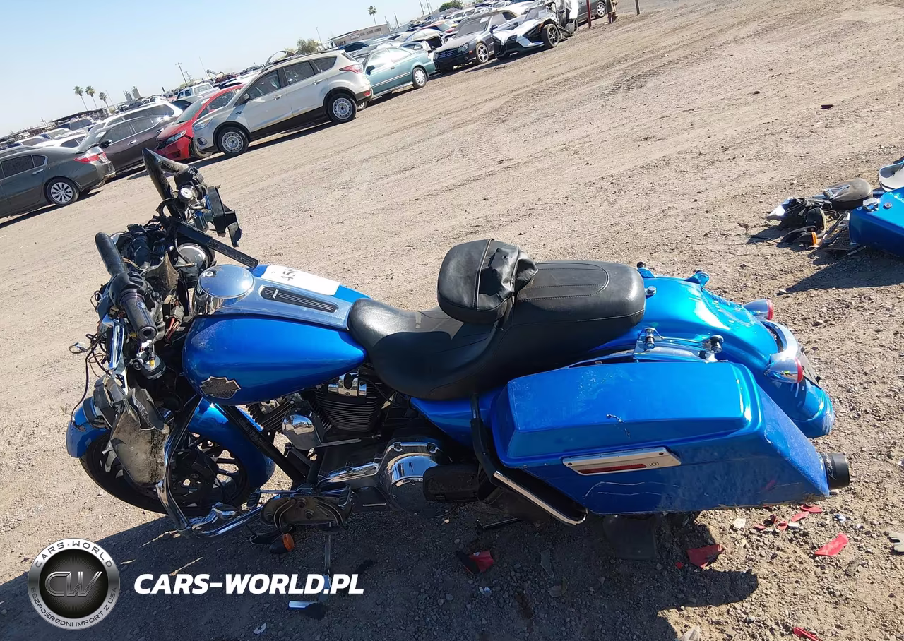 2010 Harley-Davidson Flhx VIN:1HD1KB433AB634924 - 13