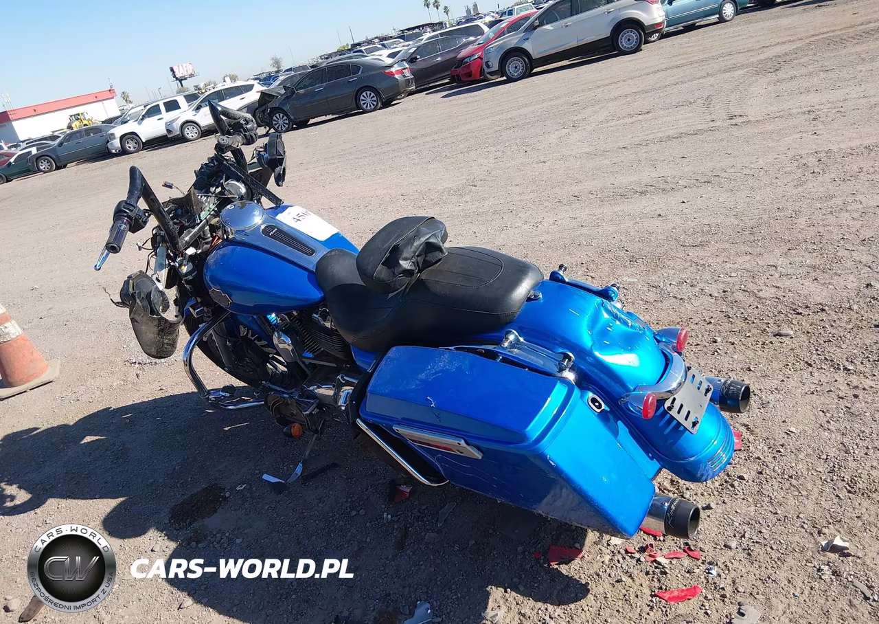 2010 Harley-Davidson Flhx VIN:1HD1KB433AB634924 - 3