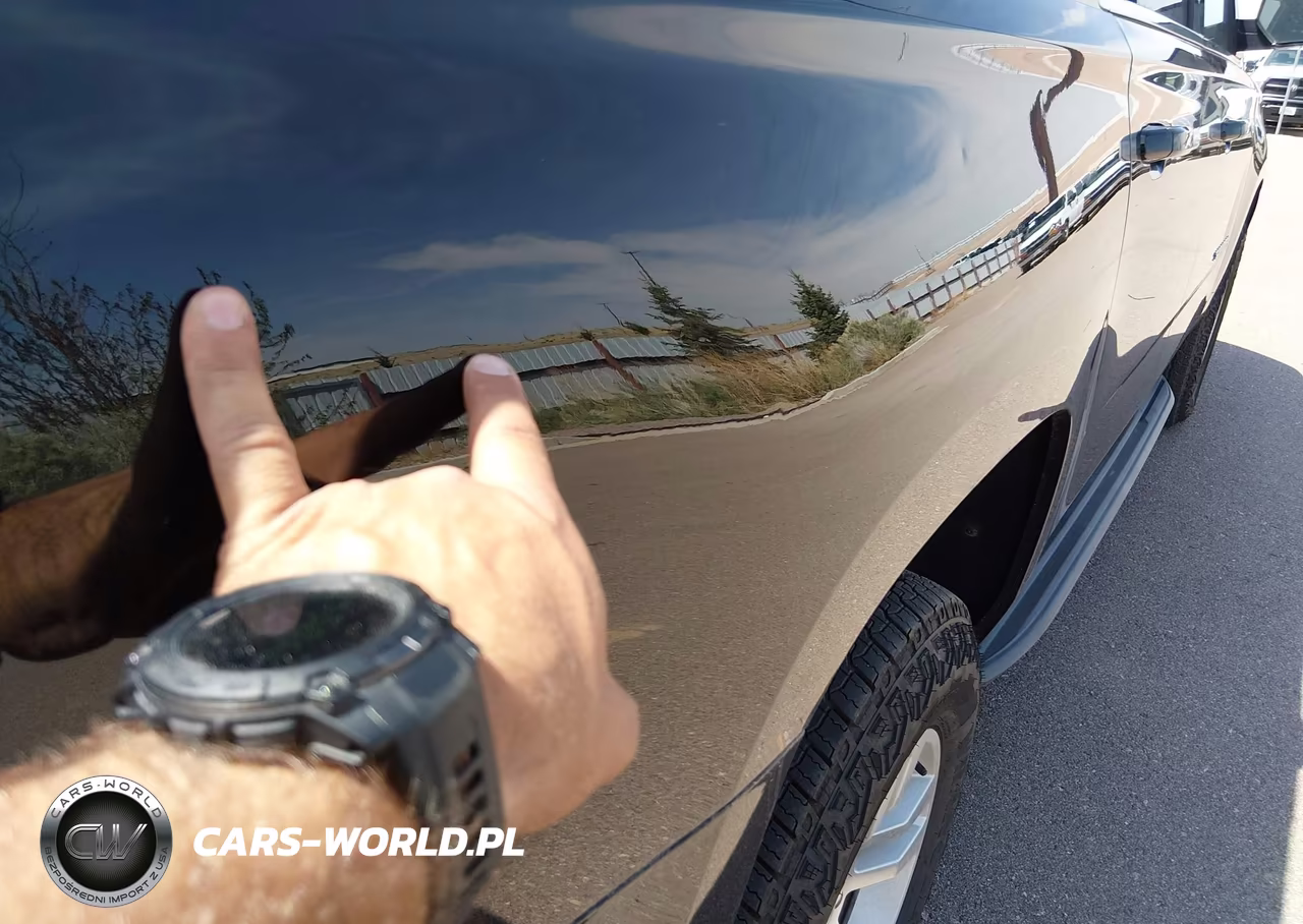 2017 Chevrolet Suburban Ls VIN:1GNSKGECXHR243974 - 16