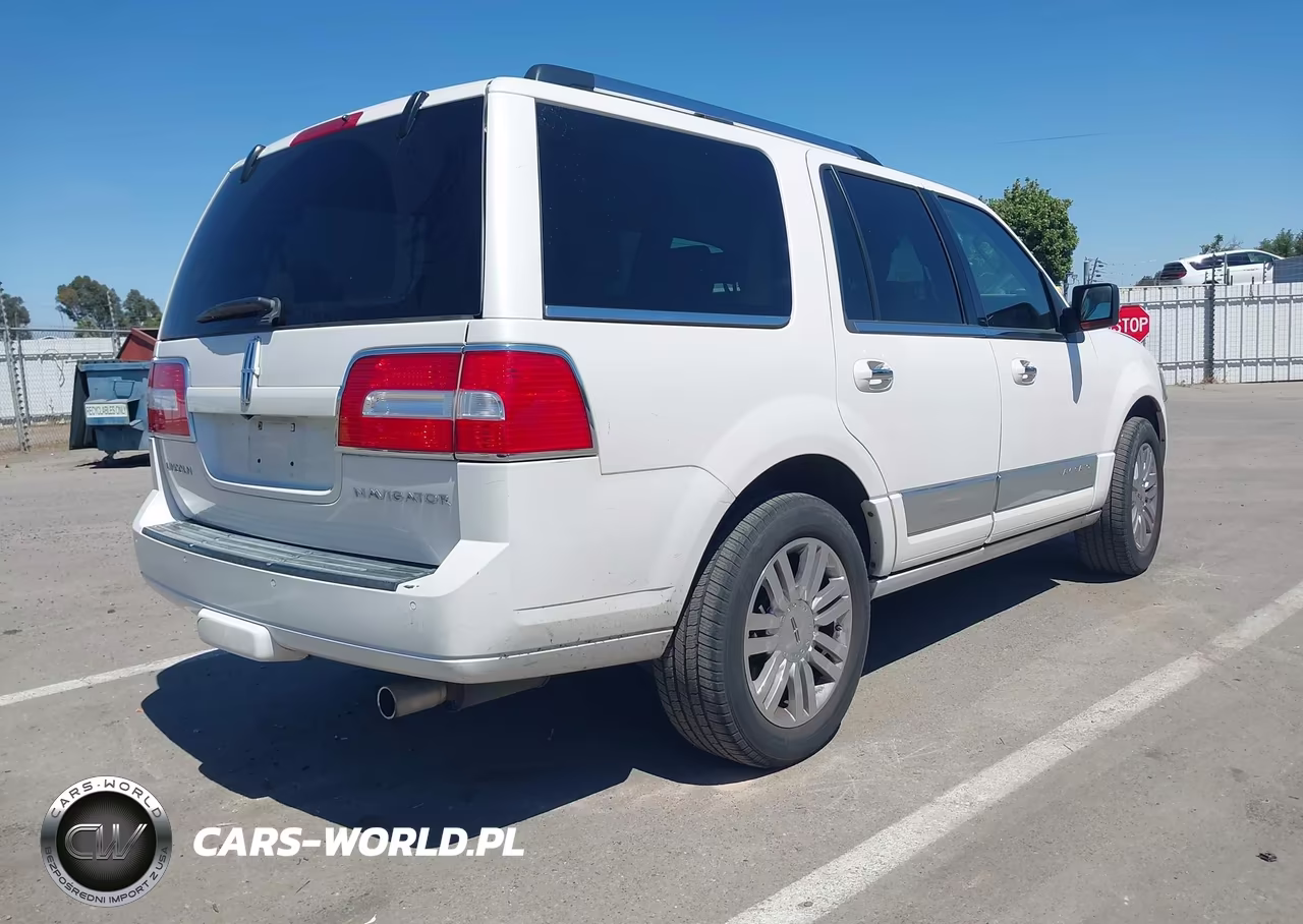 2011 Lincoln Navigator VIN:5LMJJ2H56BEJ05461 - 4