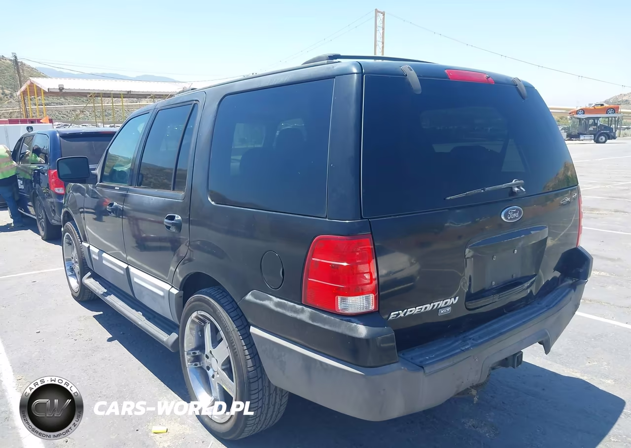 2004 Ford Expedition Xlt VIN:1FMPU15L44LB46297 - 3