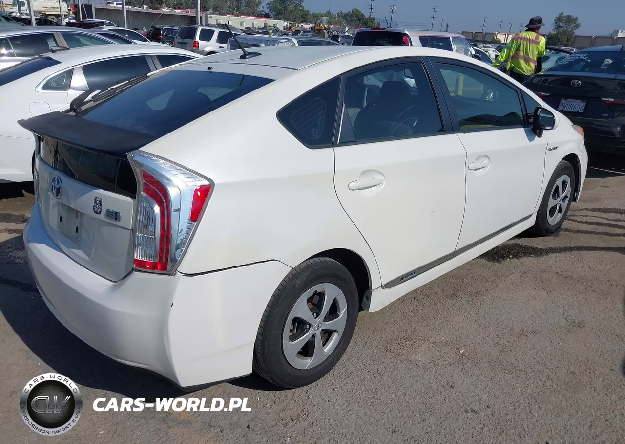2012 Toyota Prius Four VIN:JTDKN3DU7C5492820 - 4