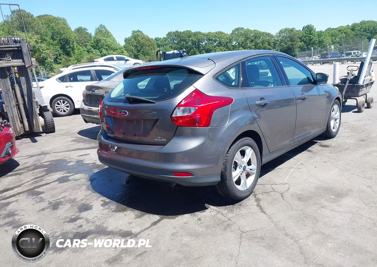 2014 Ford Focus Se VIN:1FADP3K28EL147725 - 4