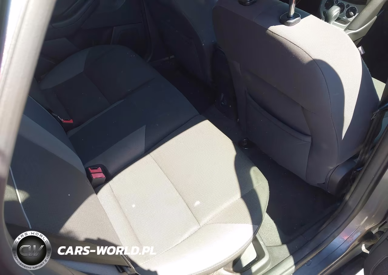 2014 Ford Focus Se VIN:1FADP3K28EL147725 - 8