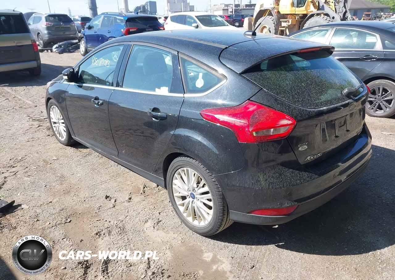 2015 Ford Focus Titanium VIN:1FADP3N20FL268391 - 3