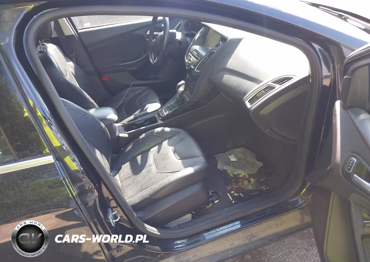 2015 Ford Focus Titanium VIN:1FADP3N20FL268391 - 5