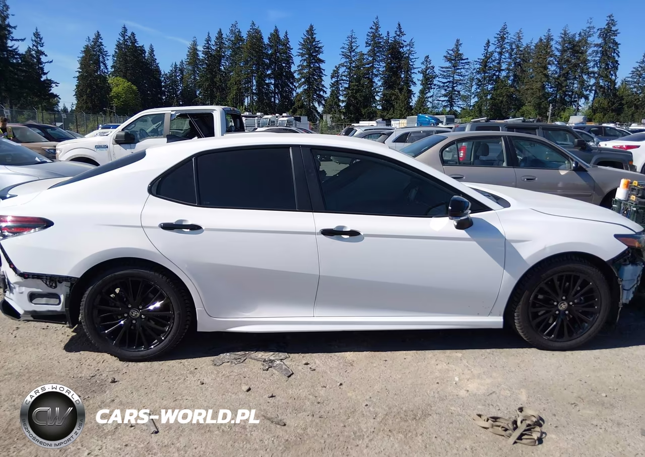 2022 Toyota Camry Nightshade Edition Hybrid VIN:4T1T31AK8NU041935 - 14