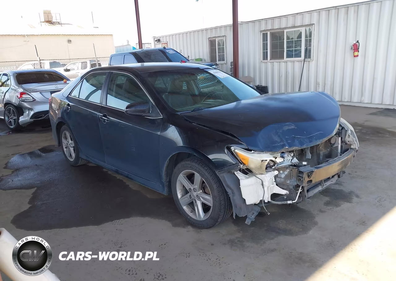 2014 Toyota Camry Se – zdjęcie 1 z 17
