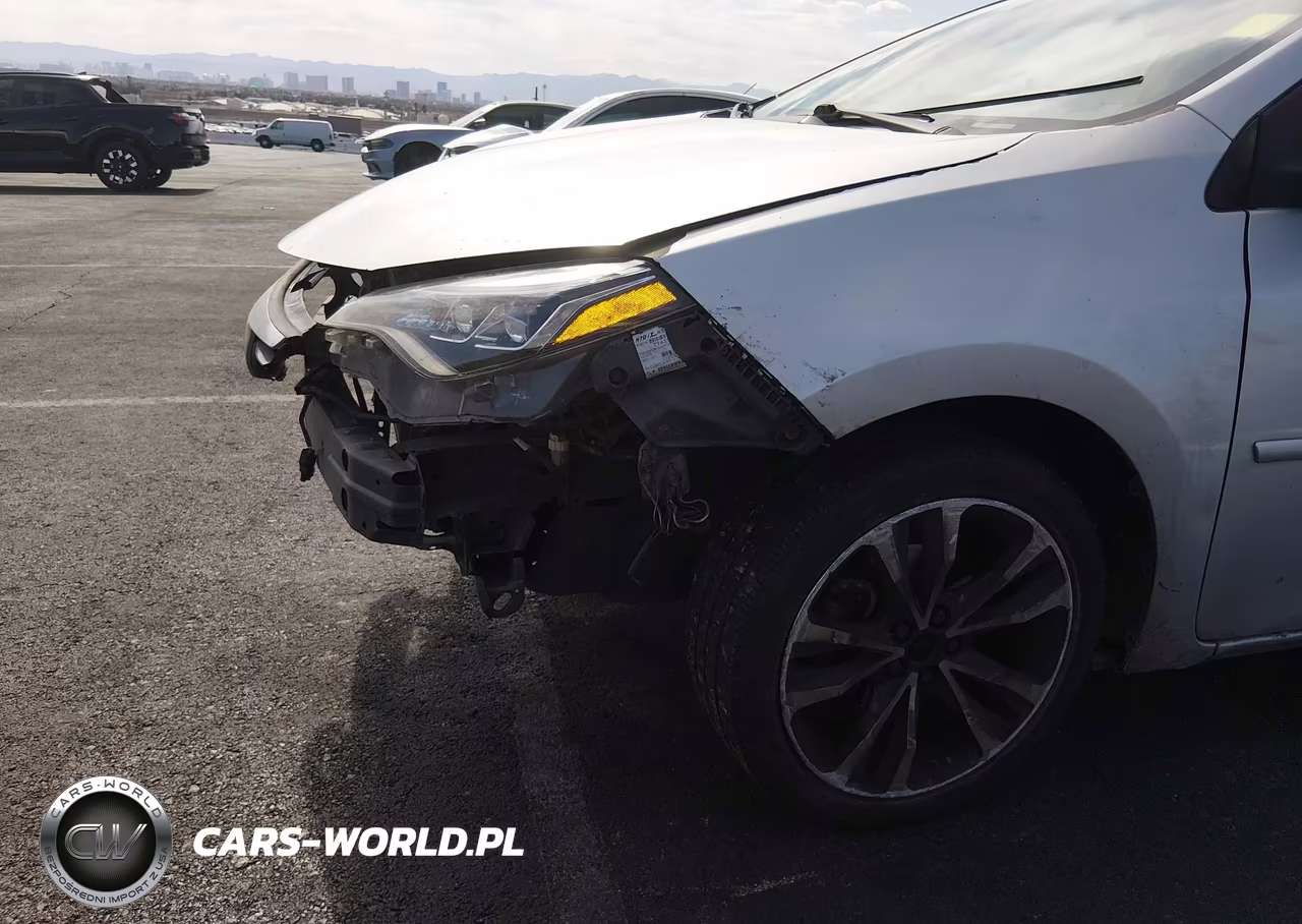 2018 Toyota Corolla Se VIN:5YFBURHE7JP798909 - 6