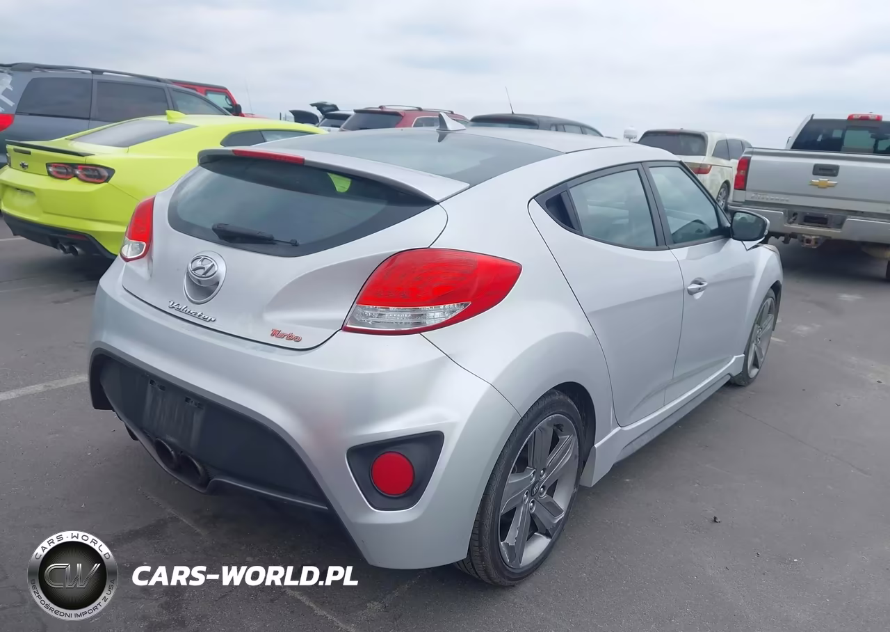 2015 Hyundai Veloster Turbo VIN:KMHTC6AE2FU229651 - 4