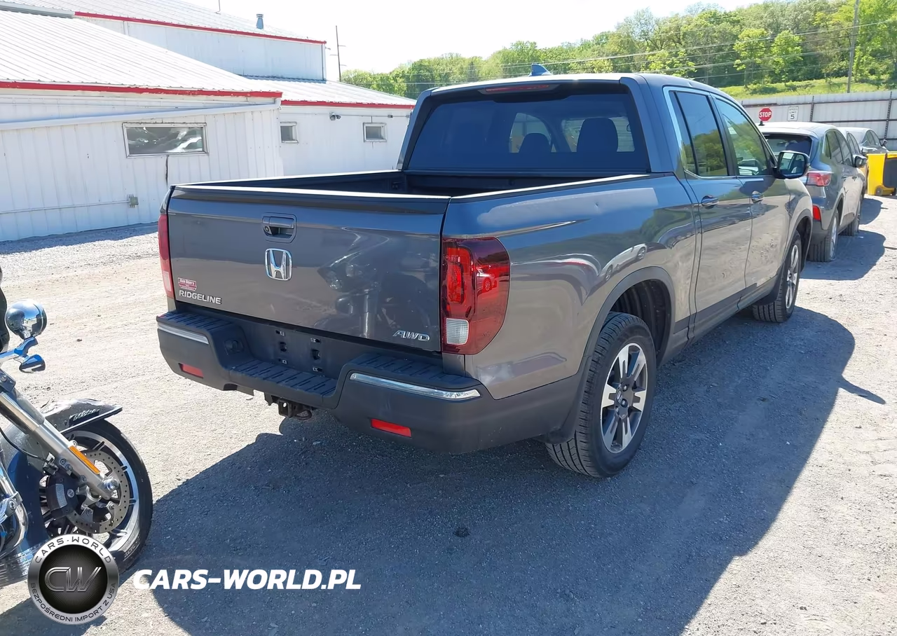 2017 Honda Ridgeline Rtl VIN:5FPYK3F5XHB028930 - 4