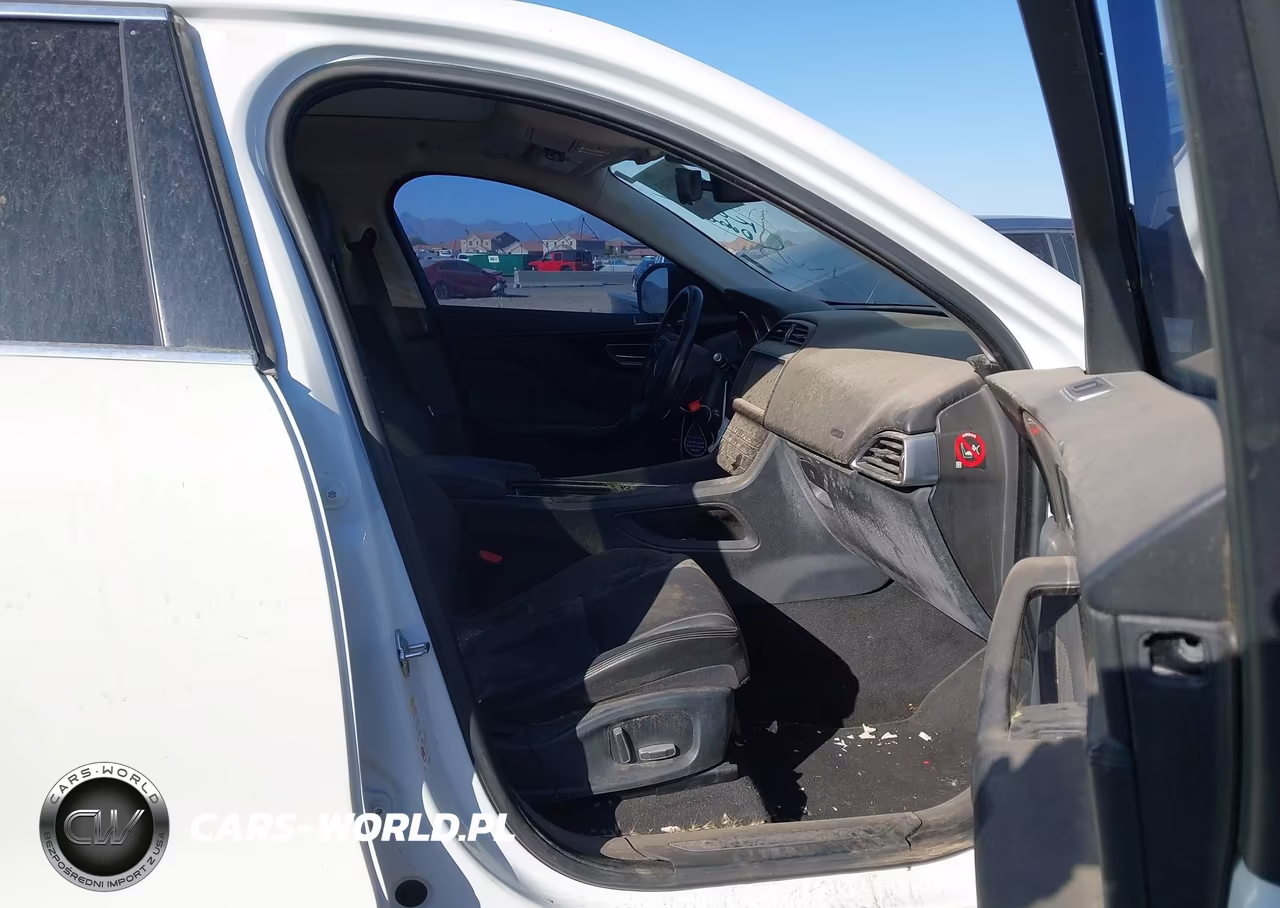 2019 Jaguar F-Pace 25T Premium VIN:SADCJ2FXXKA399611 - 5