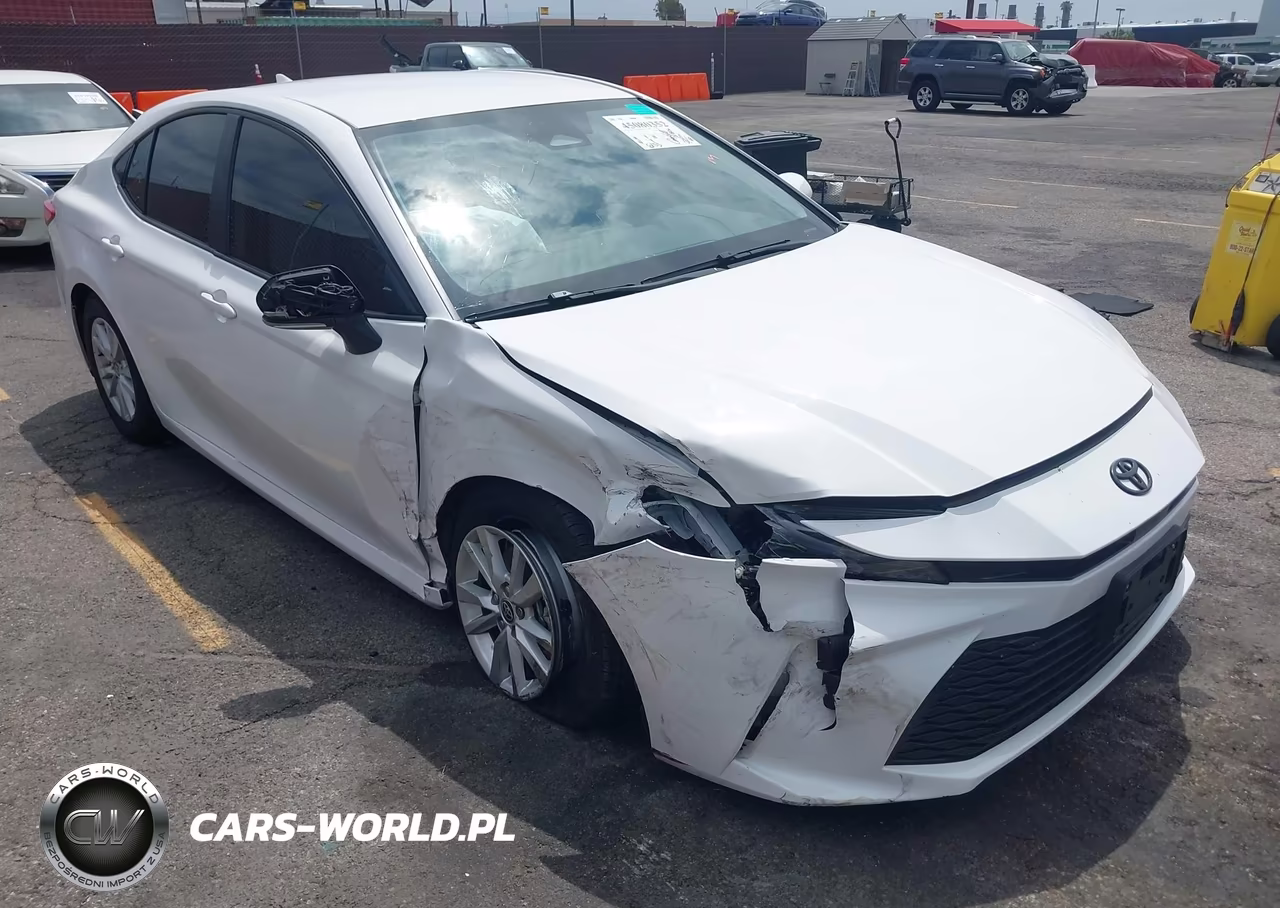 2025 Toyota Camry Le – zdjęcie 1 z 16
