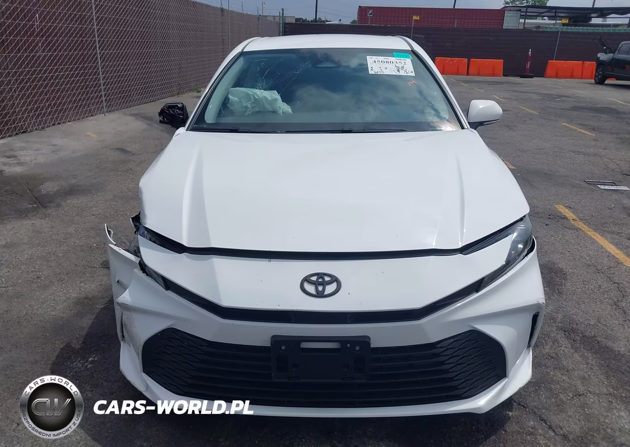 2025 Toyota Camry Le VIN:4T1DAACK7SU590156 - 12