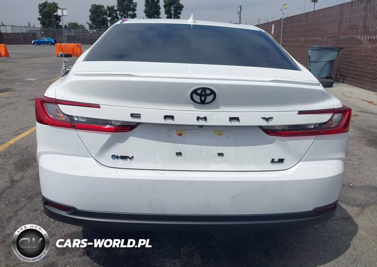 2025 Toyota Camry Le VIN:4T1DAACK7SU590156 - 16