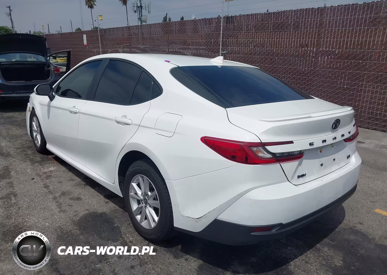 2025 Toyota Camry Le VIN:4T1DAACK7SU590156 - 3