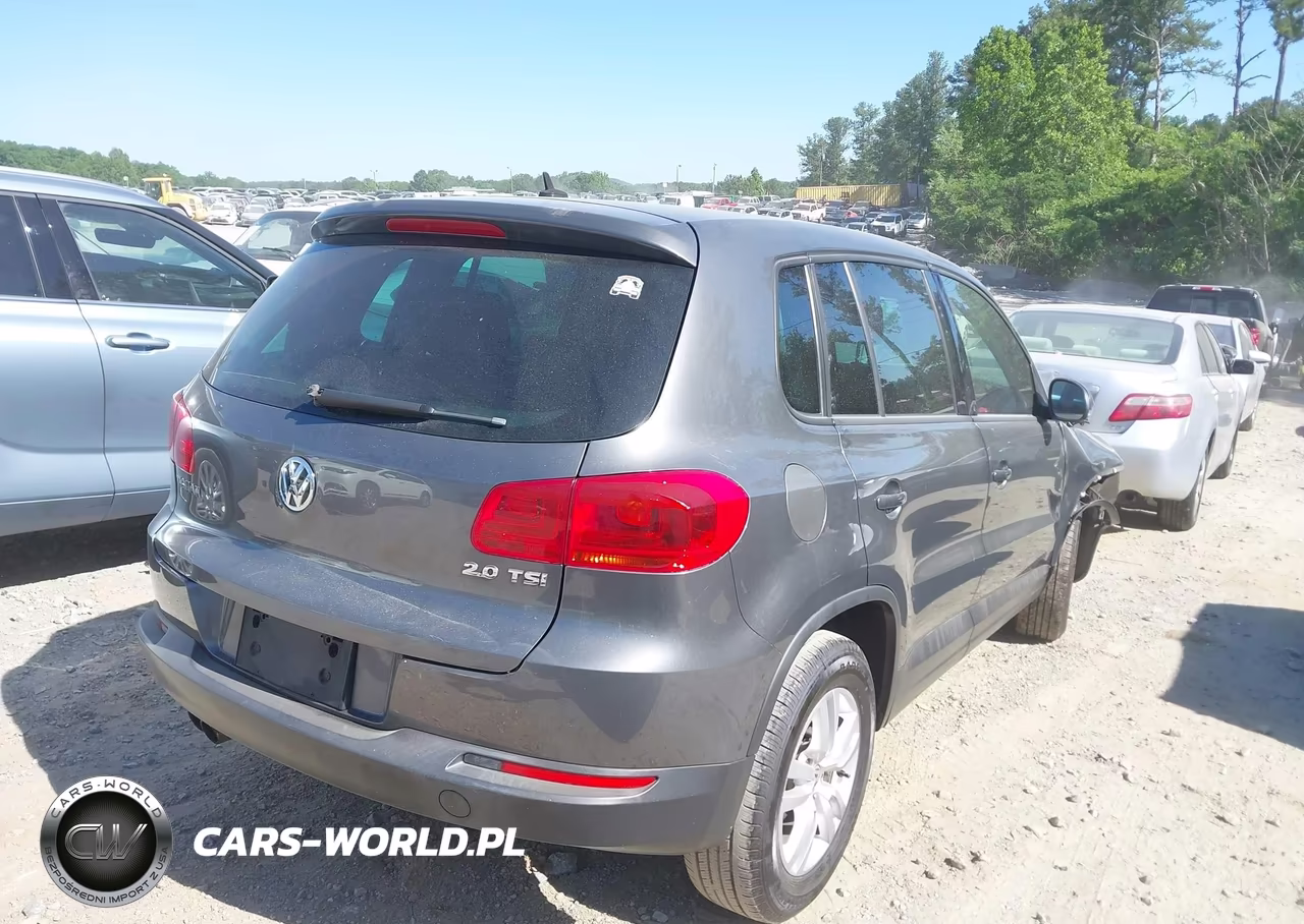 2013 Volkswagen Tiguan S VIN:WVGAV3AX1DW608286 - 4