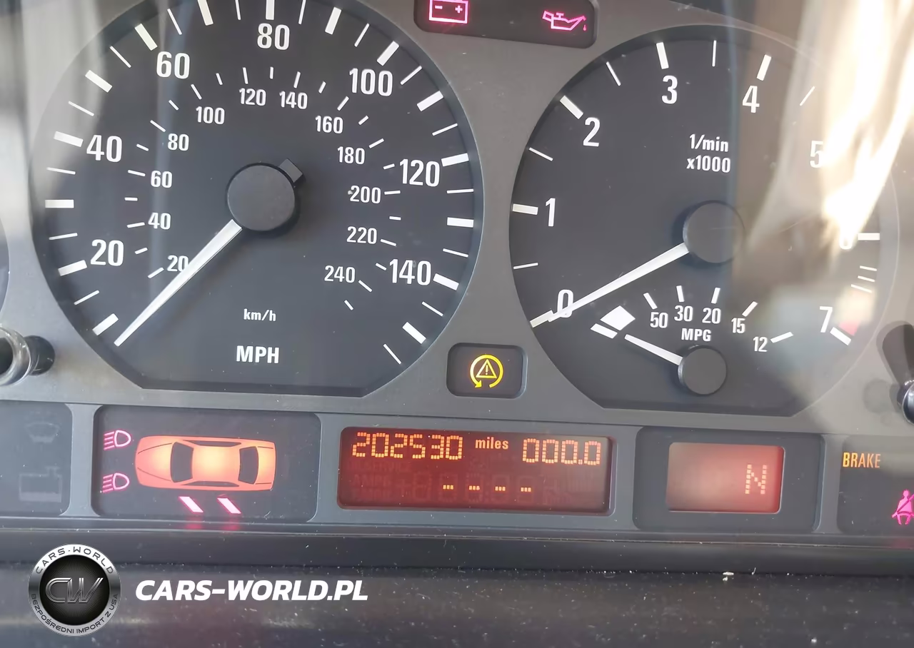2005 BMW 325I VIN:WBAEV33435KX10395 - 7