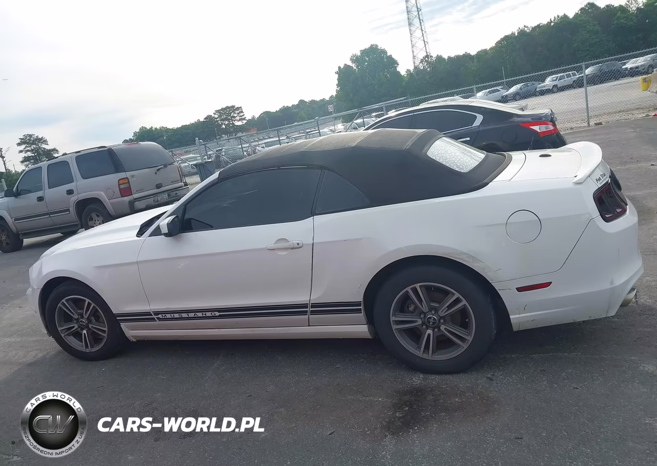 2013 Ford Mustang V6 Premium VIN:1ZVBP8EM2D5213956 - 14