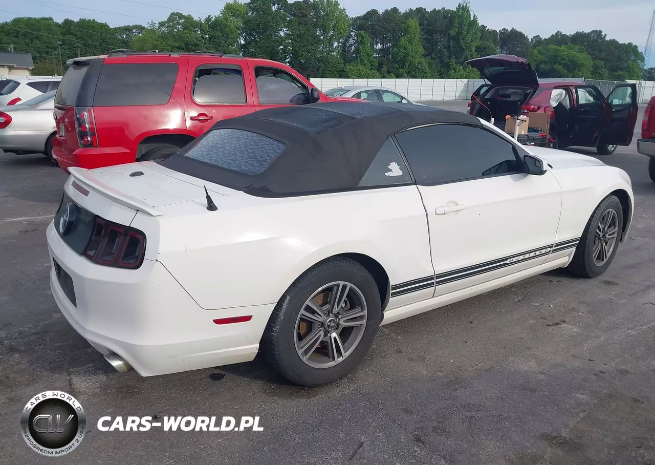 2013 Ford Mustang V6 Premium VIN:1ZVBP8EM2D5213956 - 4