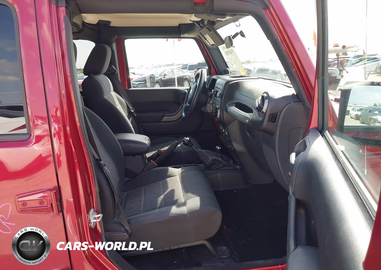 2011 Jeep Wrangler Unlimited Sport VIN:1J4BA3H18BL528806 - 5
