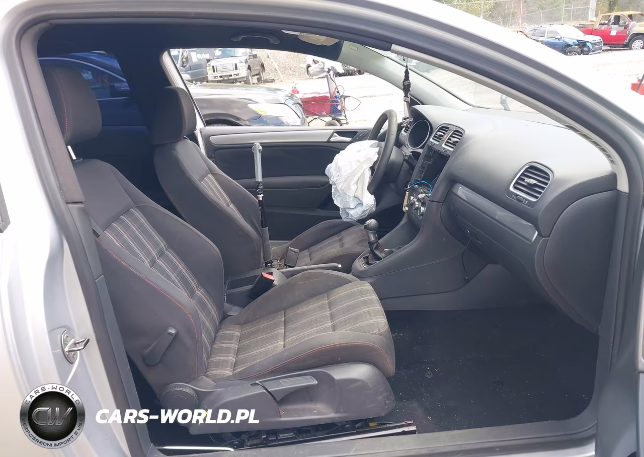 2011 Volkswagen Golf 2.5L 2-Door VIN:WVWAA7AJ1BW009484 - 5